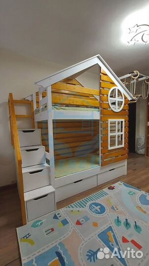Двухъярусная кровать