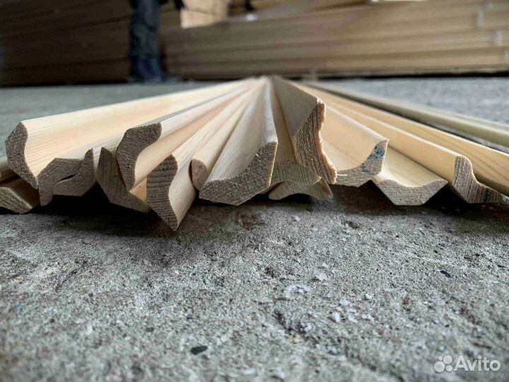 Плинтус гладкий сосна