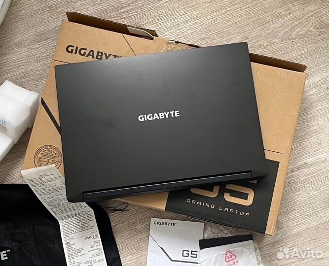 Gigabyte RTX 3060, COre i5, 16Gb, 512Gb, 144Hz