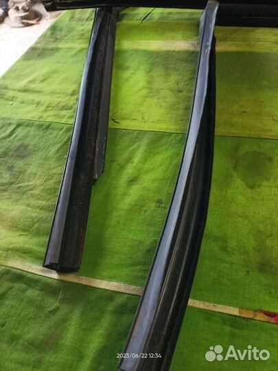 Уплотнители Передних стекол Volkswagen Passat B6