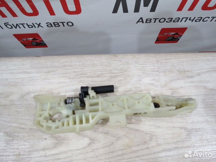 Кронштейн ручки задней левой Hyundai Solaris