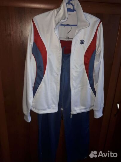 Спортивный костюм женский