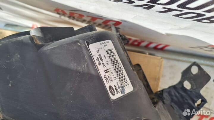 Фара правая Ford Kuga 2 галоген оригинал