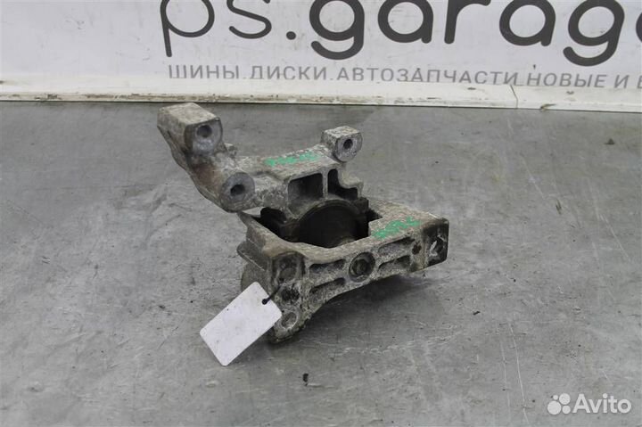 Опора двигателя правая Nissan Sentra B17