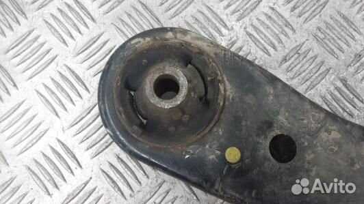 Рычаг передний нижний левый toyota verso AR2 (AVN2