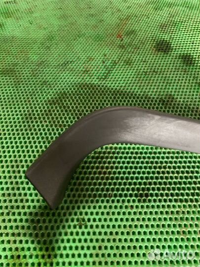 Обшивка багажника правая Opel Astra H Z18XER 2007