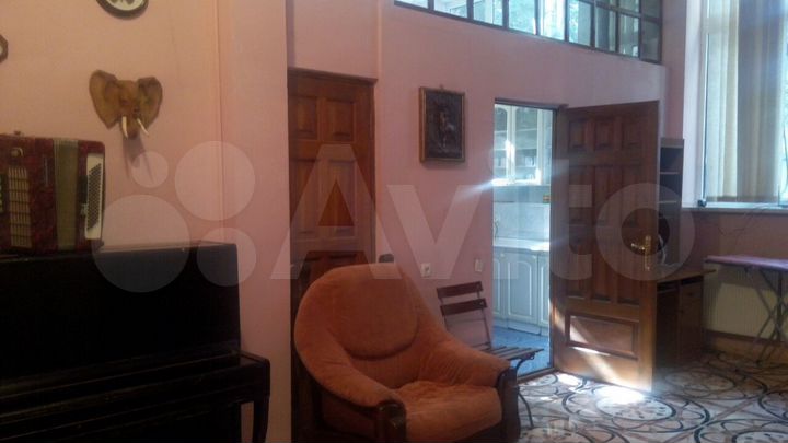 3-к. квартира, 80 м², 1/2 эт.