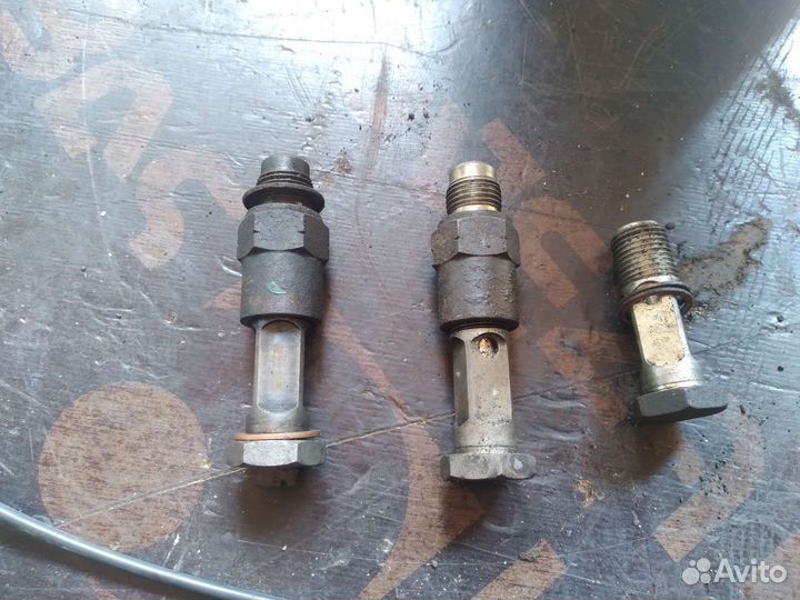 Клапан топливный Volvo FH12