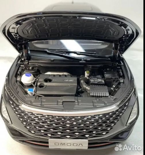 Модель авто Omoda C5 М 1:18