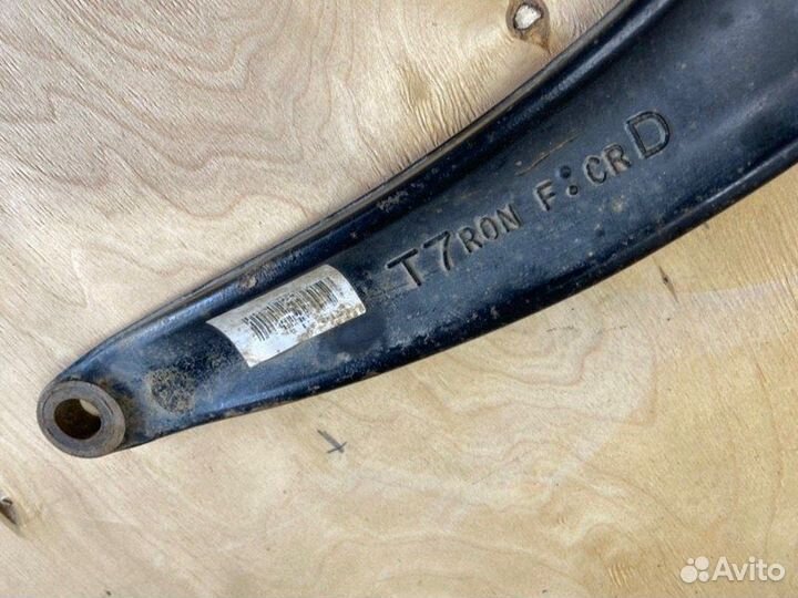 Рычаг подвески передний правый Peugeot 308