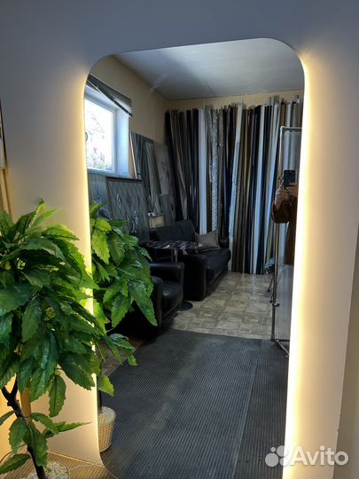 Зеркало с подсветкой в полный рост