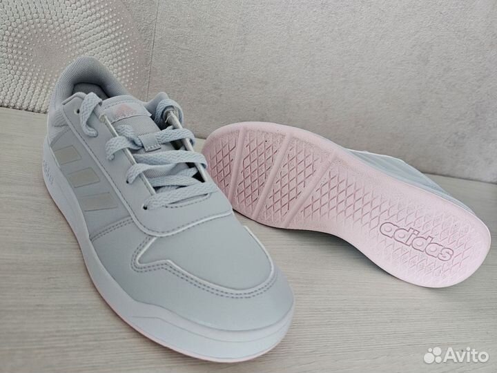 Кроссовки женские adidas 38 р. Оригинал