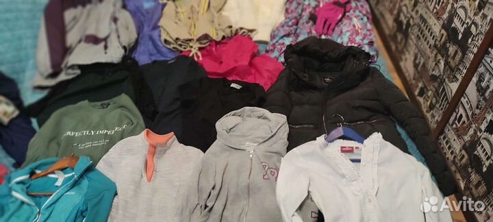 Фирменные вещи пакетом куртки ветровки