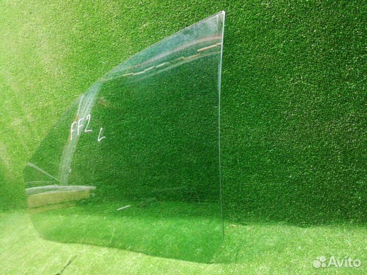 Стекло двери переднее левое Ford Focus 2 седан 1.8