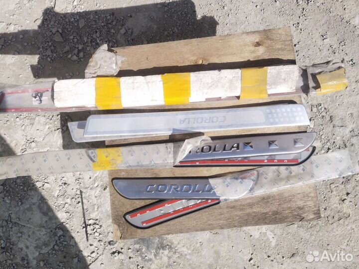 Декоративные накладки порогов Тойота corolla