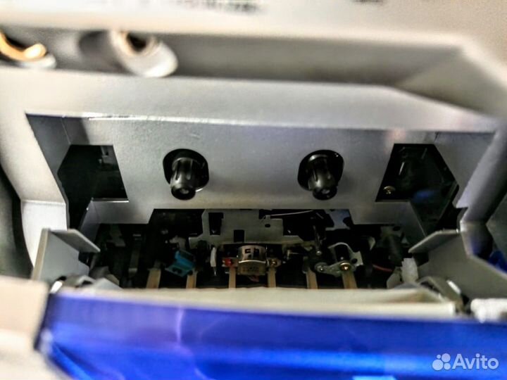 Кассетный магнитофон новый