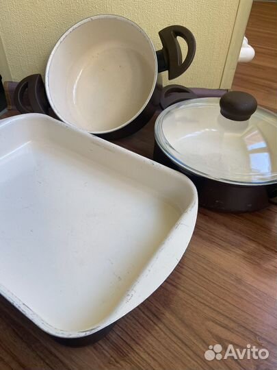 Эмалированные кастрюля, сотейник и жаровня