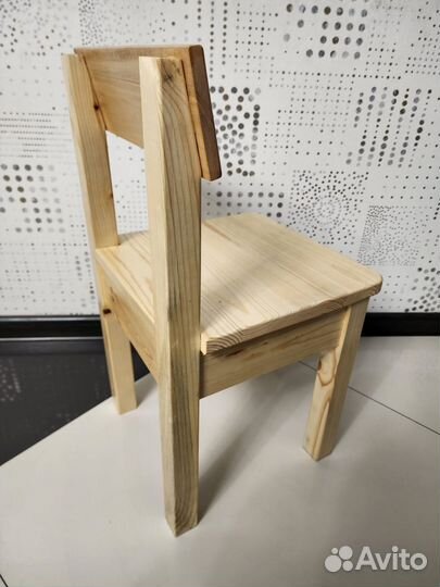 Стульчик детский из массива дерева