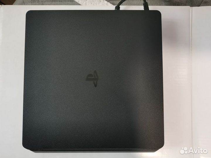 Sony playstation 4 slim