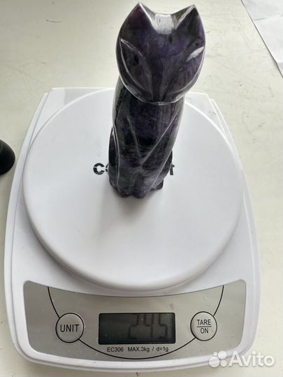 Кошка из чароита хорошее качество