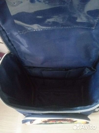 Два рюкзака +школьные принадлежности