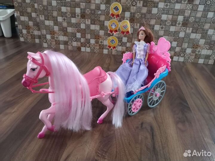 Карета с лошадью