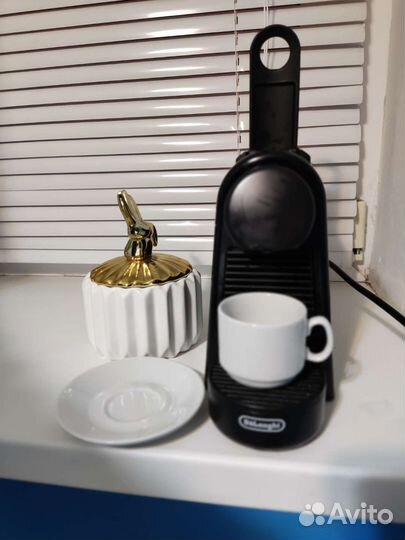 Кофемашинаdelonghi Essenza mini