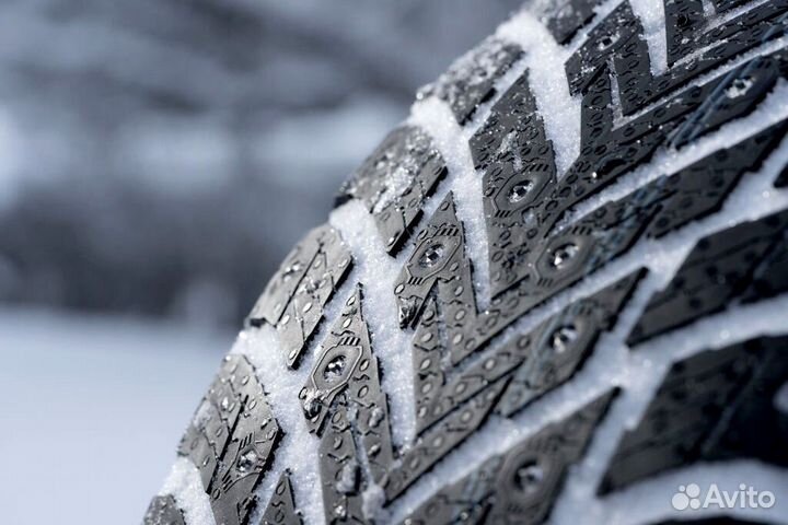 Nokian Tyres Hakkapeliitta 10p SUV 225/60 R17