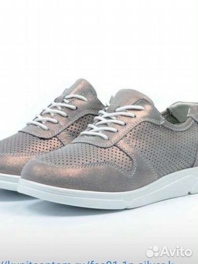 Кроссовки женские 40 размер