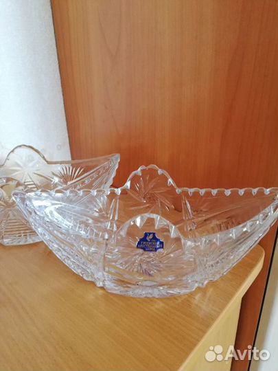 Две хрустальные вазы-ладьи