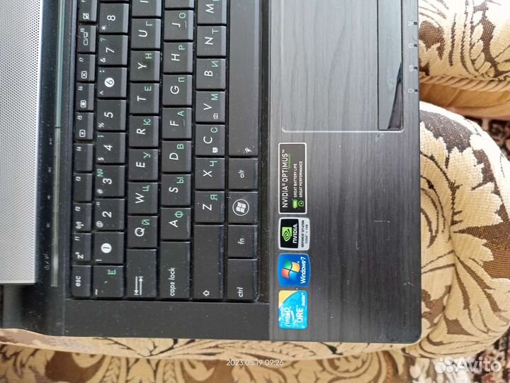 Ноутбук asus