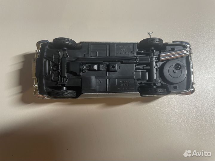 Модель автомобиля 1/43