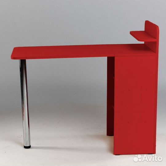 Маникюрный стол