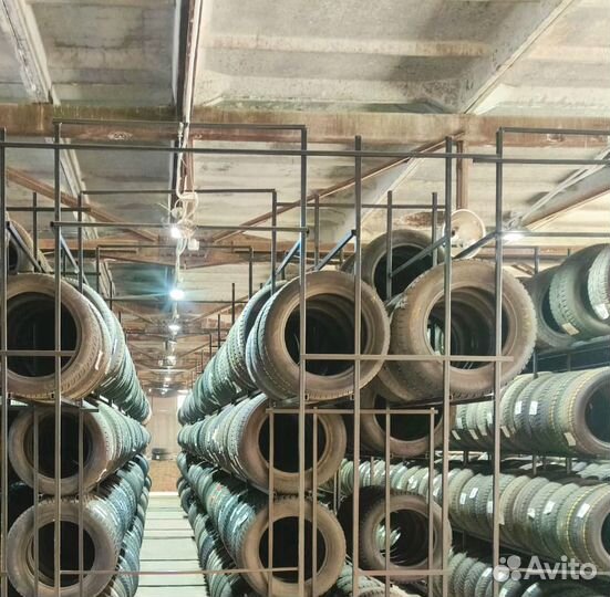 Nokian Tyres Hakkapeliitta R2 215/60 R17 98P