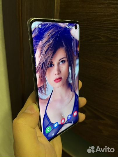 Samsung Galaxy S10, 8/128 ГБ