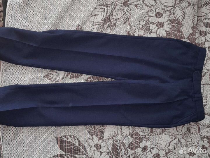 Продам пиджак, брюки, жилетку для мальчика
