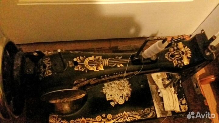 Швейная машинка Kaiser в рабочем состоянии