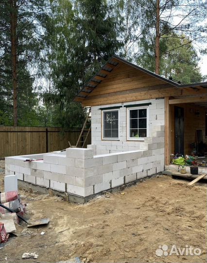 Бригада строителей