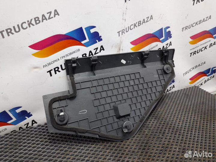 Крышка коробки предохранителей Renault T