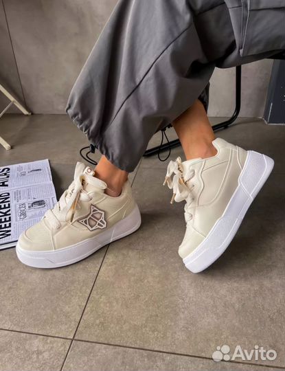 Кроссовки женские р.36-41