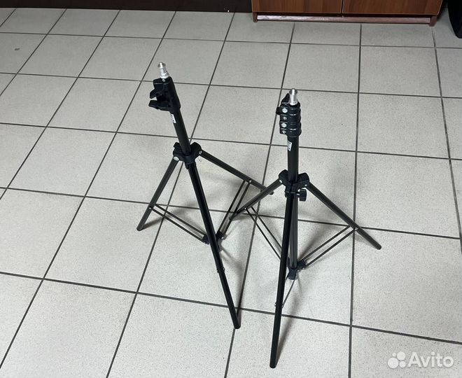 Штатив для кольцевой лампы