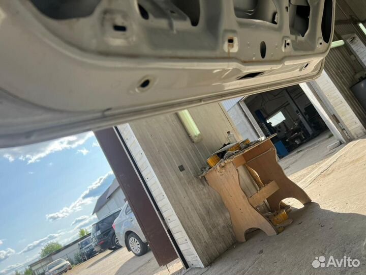 Крышка багажника volkswagen Polo седан