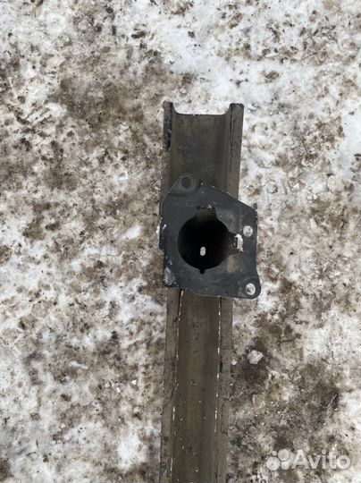 Задний усилитель бампера Volkswagen Passat B5