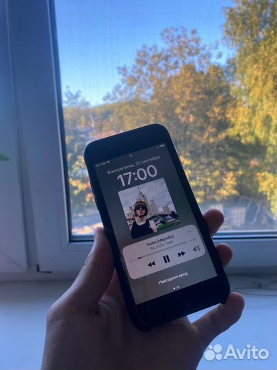 iPhone 8, 64 ГБ