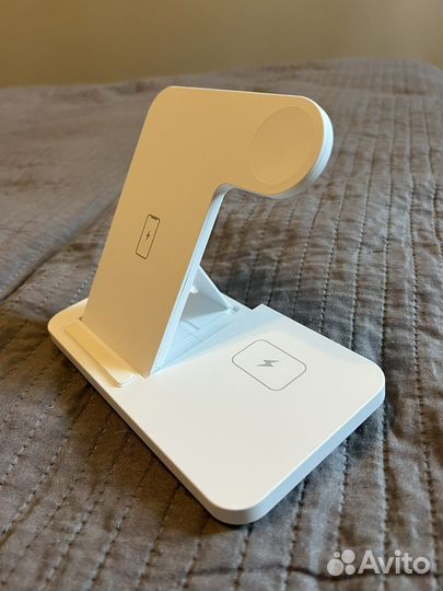 Зарядная станция для iPhone 3 в 1