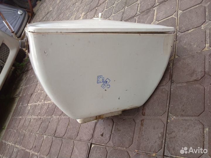Бачок унитазный