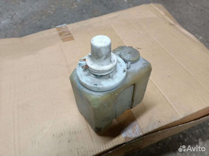 Бачок омывателя ваз