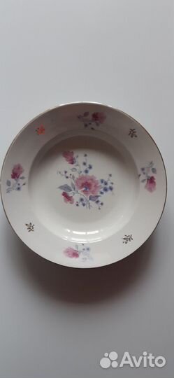 Фарфоровые тарелки