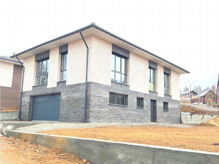 Коттедж 230 м² на участке 7,6 сот.