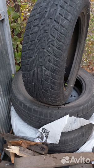 Acustica Challenger 215/60 R17